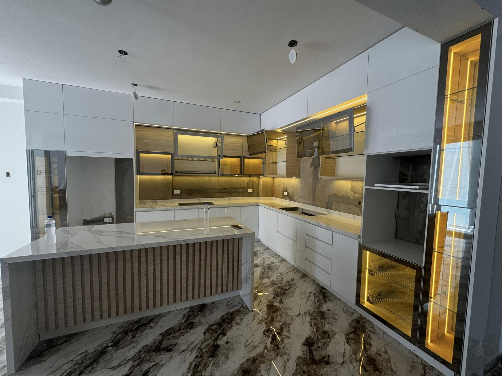 Cocina contemporánea diseñada e instalada por M&G